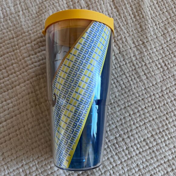 Tervis Tumbler Disney Beauty and The Beast Belle Reading 24 oz. Yellow NEW - Picture 2 of 5